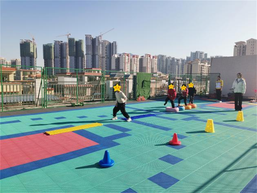 星之树孤独症自闭症康复干预教育机构是主要针对孤独症、发育迟缓、感觉统合失调、学习障碍、语言障碍、智力发展落后、多动症儿童的服务机构