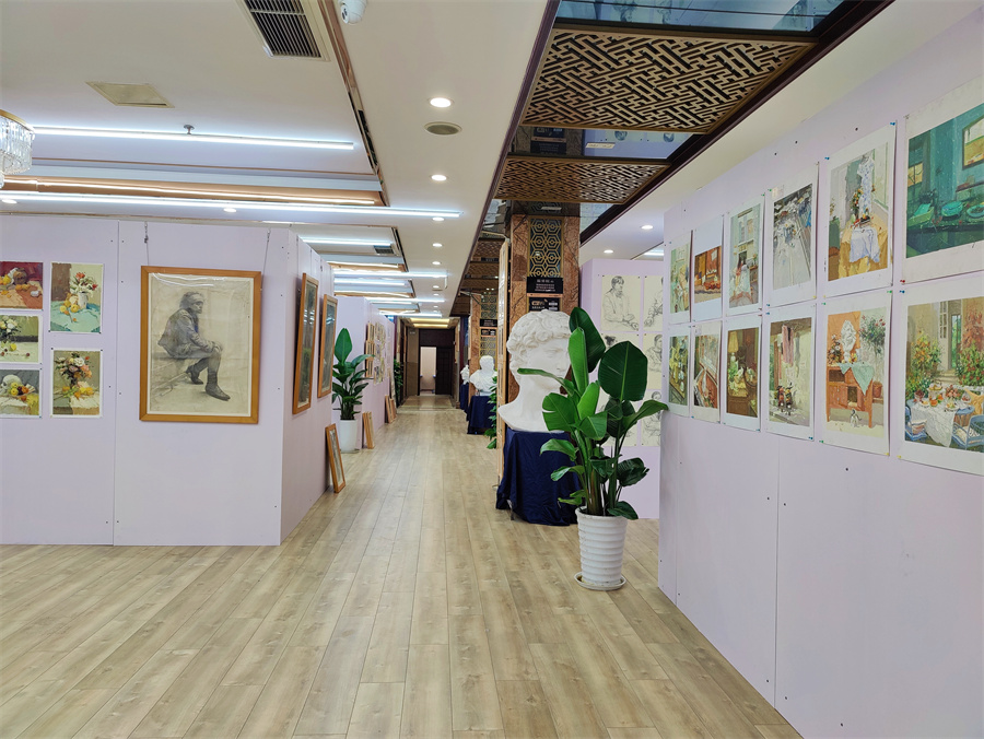 美术集训画室环境
