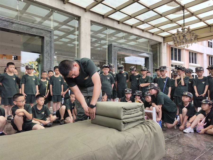 昆明十大叛逆孩子军事夏令营排名汇总一览.jpg