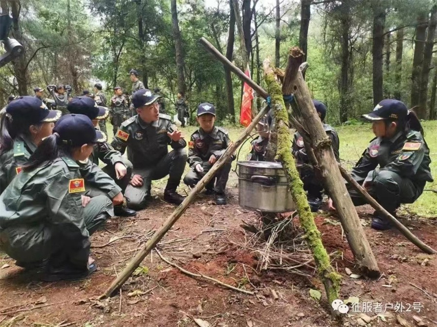 昆明培养孩子独立的军事夏令营名单公布.jpg