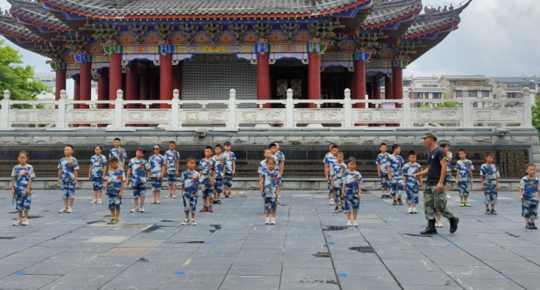 2025暑期广西梧州封闭式军事夏令营培训机构TOP10排名推荐