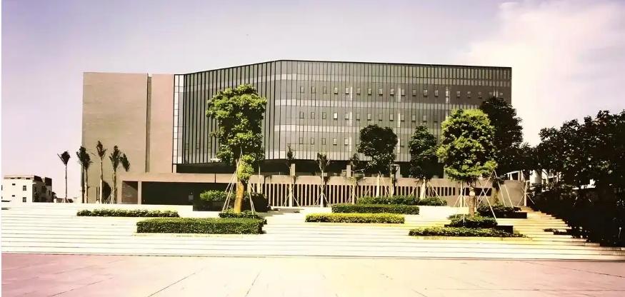 2025年武汉理工大学4+0国际本科中英艺术申请条件及学费一览