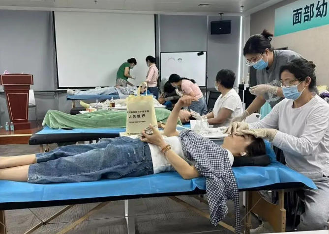 甄选十大排名好的徒手面雕骨雕培训机构.jpg