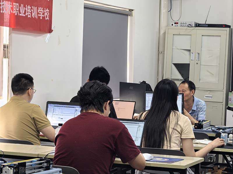 必看PLC短期班培训学校十大排名2025年汇总