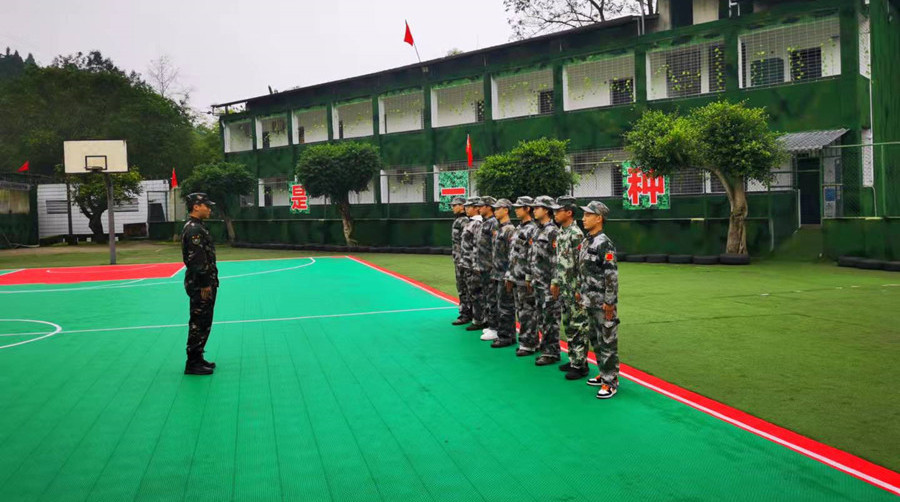 叛逆学校环境