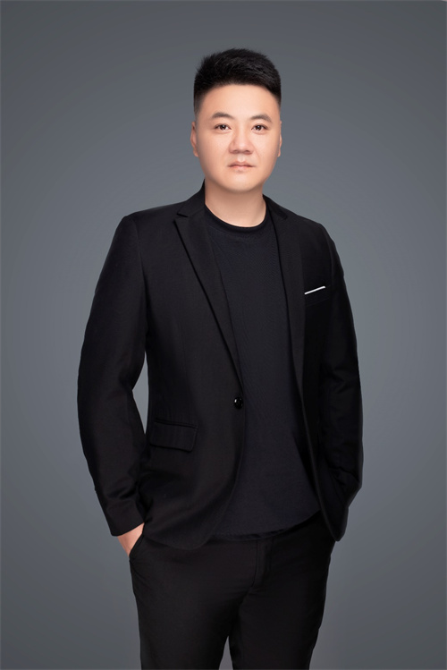 爱德思睿教育张老师