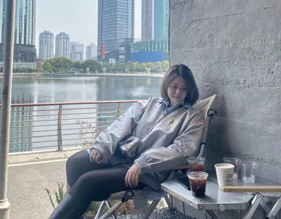 亿思航留学Hui WANG