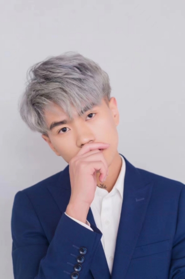 比尔祈星美发培训学校老师