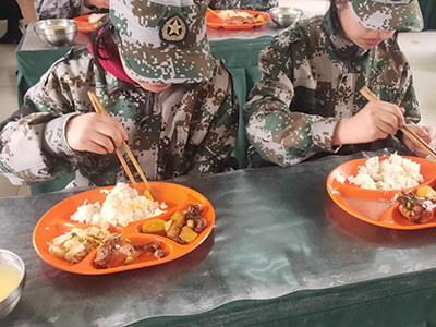 学校食堂