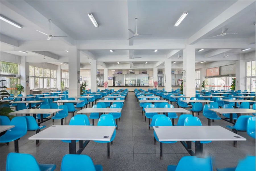 学校食堂