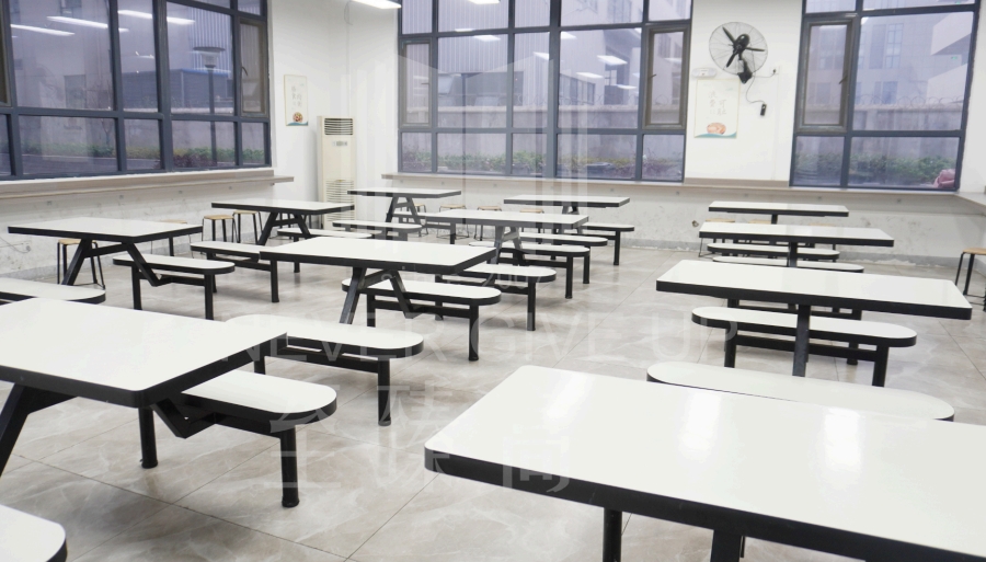学校餐厅