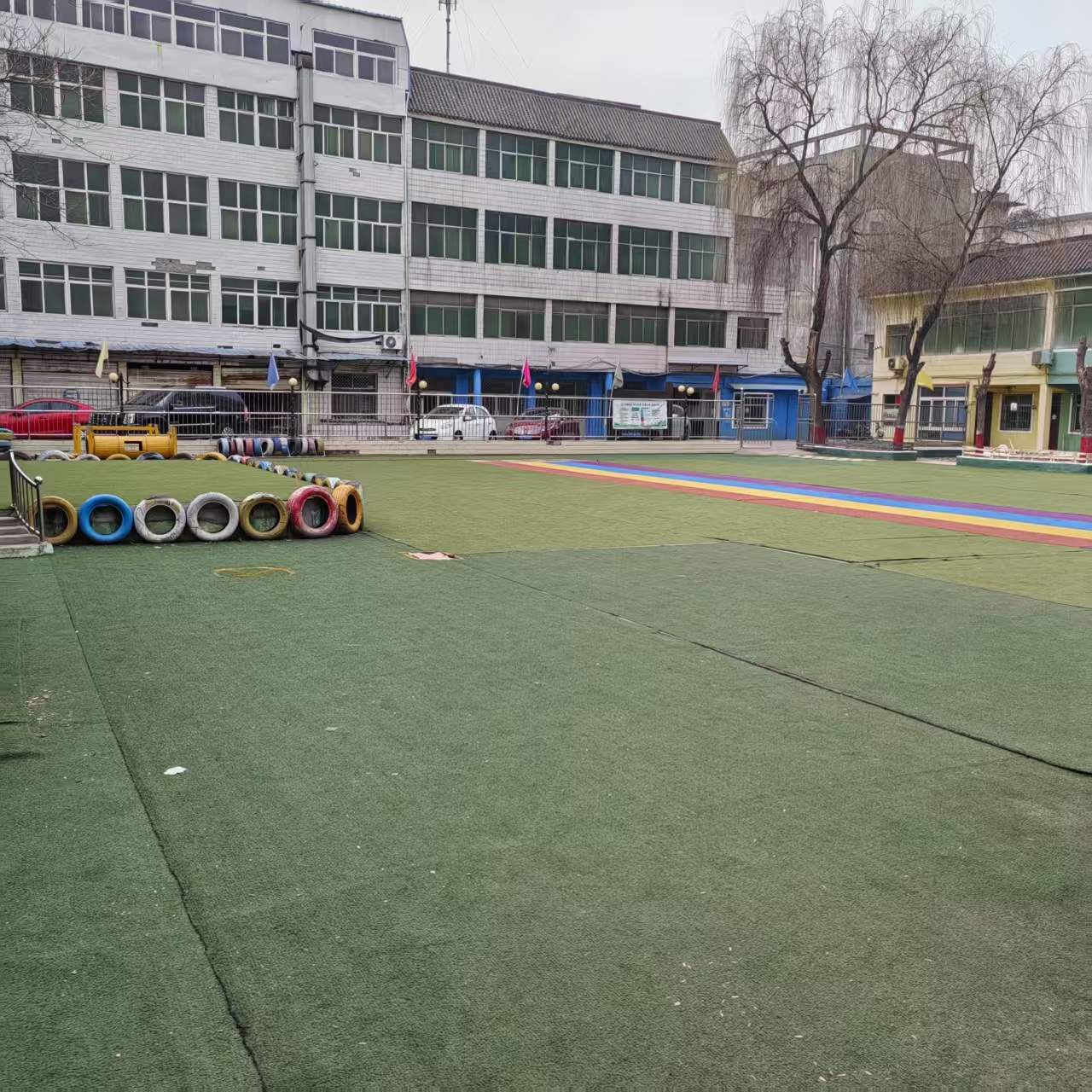 叛逆全封闭学校操场