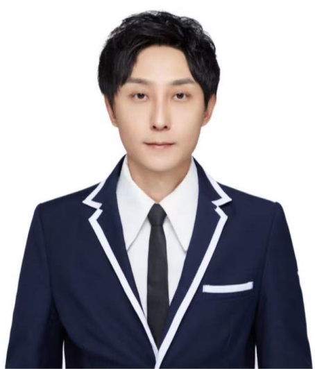 尤尼沃斯国际留学中心课堂气氛活跃，知识点讲解通俗易懂，深入浅出； 对待遇学生亦师亦友，深受学生信赖与喜爱； 授课风格灵活多样，对意大利语教学有独特见解； 被学生们评为高人气教师!